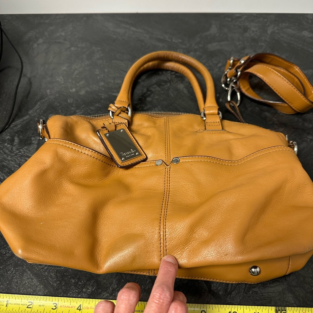 Tignanello leather purse, handles and detachable strap. Buttery soft leather - Picture 2 of 6